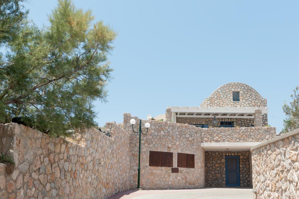 Red Cliff Villa 2Bedroom Villa With Caldera View And Plunge Pool Akrotírion Eksteriør billede