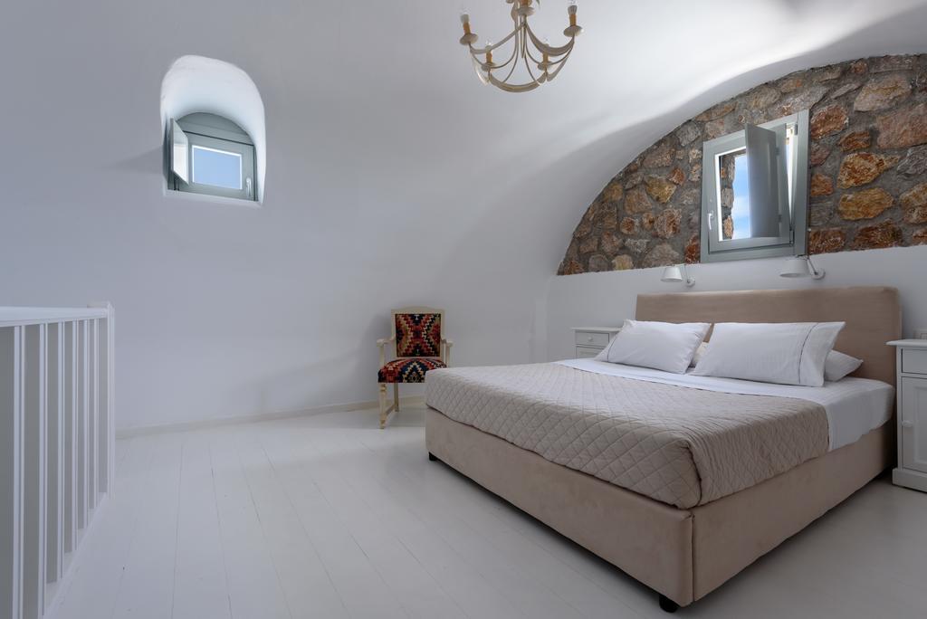 Red Cliff Villa 2Bedroom Villa With Caldera View And Plunge Pool Akrotírion Eksteriør billede