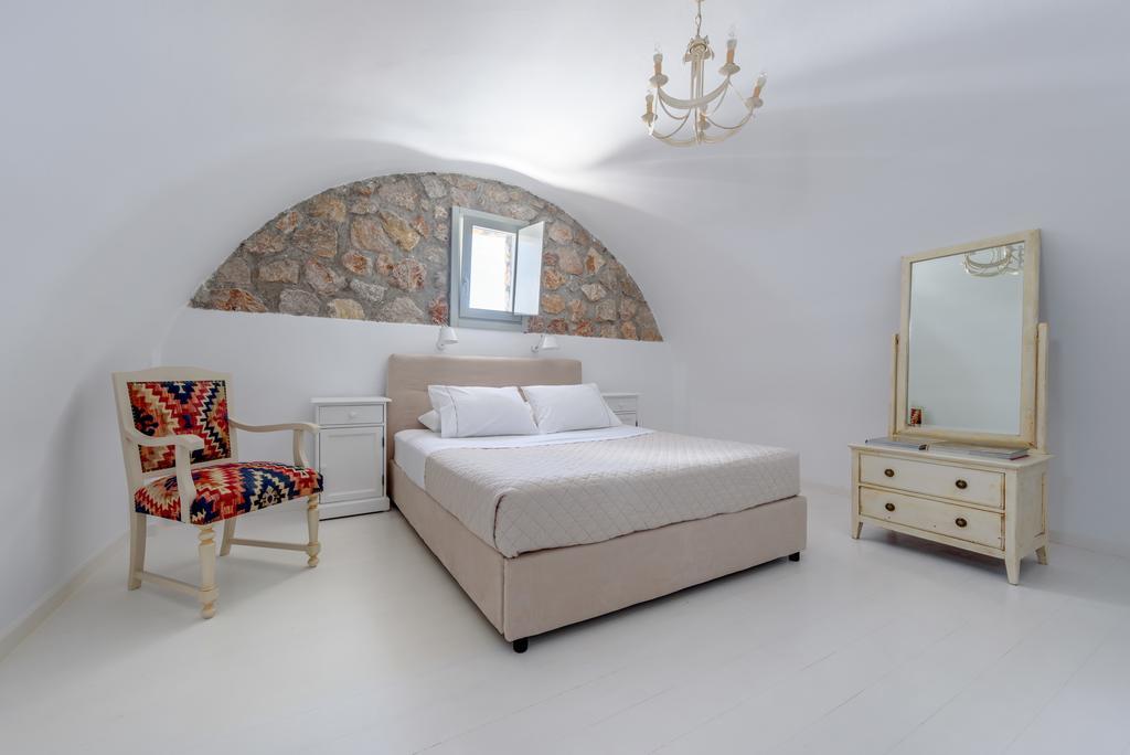 Red Cliff Villa 2Bedroom Villa With Caldera View And Plunge Pool Akrotírion Eksteriør billede